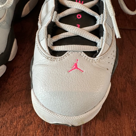 Girls Jordan Basketball Shoes - Picture 8 of 16